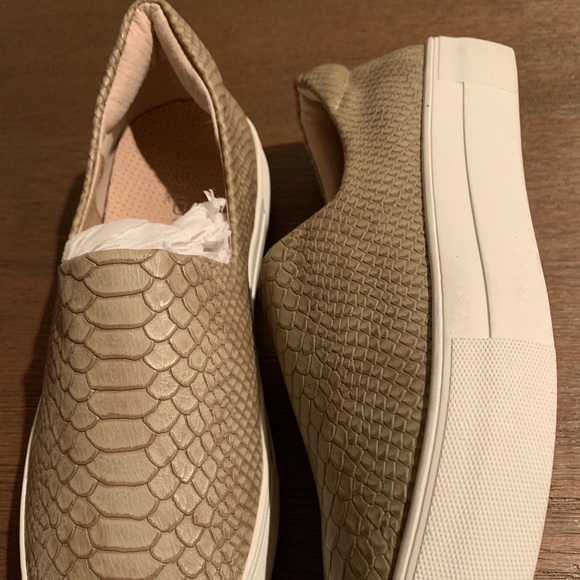 J slides shoes - Picture 2 of 4